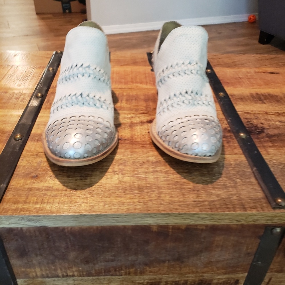 Rebels - Charlise - Cutout Low Ankle Booties